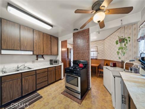 2553 W West Glenoaks Avenue  , Anaheim, CA