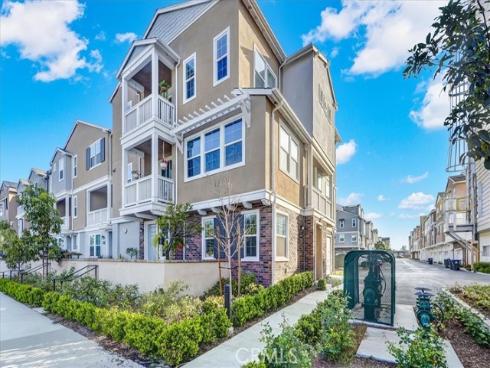 1028 N. Anaheim Boulevard 9