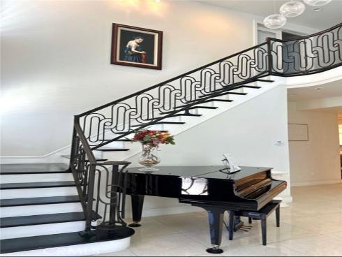 646 S Courson   Drive, Anaheim, CA