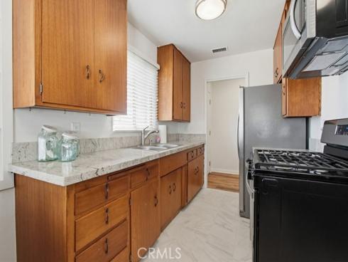 211 S Date  , Anaheim, CA