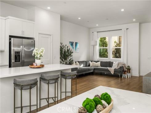 935 E Mason  52  Lane, Anaheim, CA