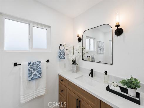 945 N Summer  , Anaheim, CA