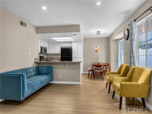 1724 S. Angel Court