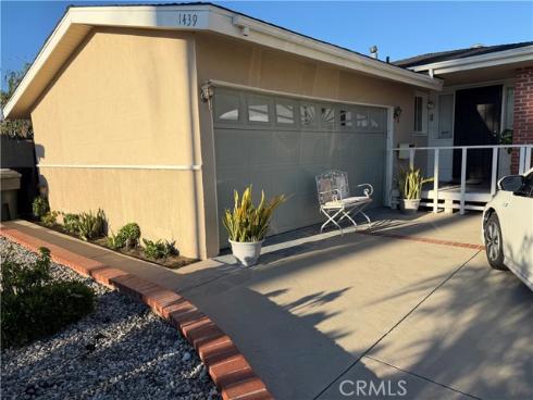 1439 W. Kiama