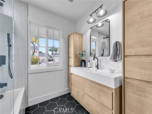 2902 E Winfield  , Anaheim, CA