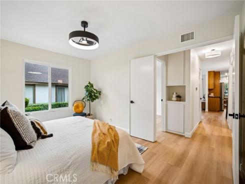 5486 E Willow Woods 101 Lane, Anaheim, CA