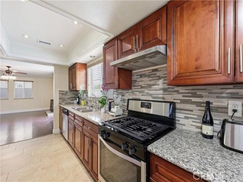 1946 W Broadway , Anaheim, CA