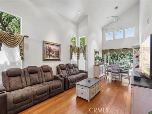 527 S Morningstar   Drive, Anaheim, CA