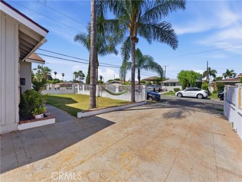 1214 N Holly , Anaheim, CA