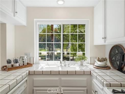 1836 W Falmouth Avenue 11 , Anaheim, CA