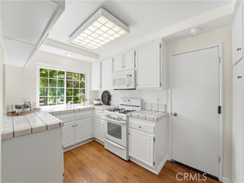 1836 W Falmouth Avenue 11 , Anaheim, CA