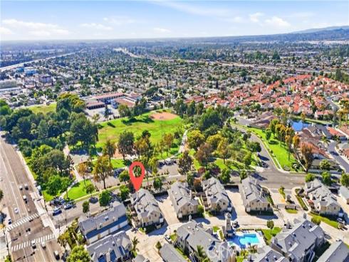 1836 W Falmouth Avenue 11 , Anaheim, CA