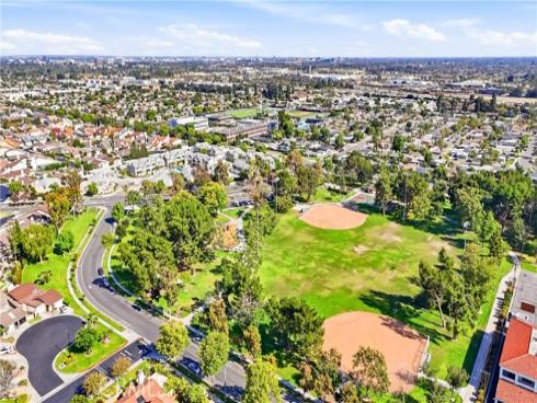 1836 W Falmouth Avenue 11 , Anaheim, CA