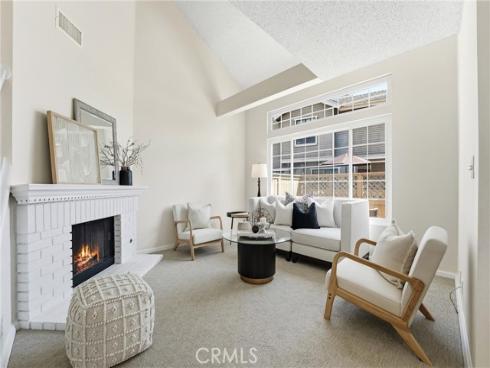 1836 W Falmouth Avenue 11 , Anaheim, CA