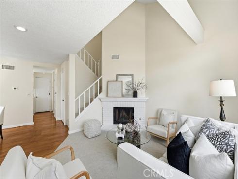 1836 W Falmouth Avenue 11 , Anaheim, CA