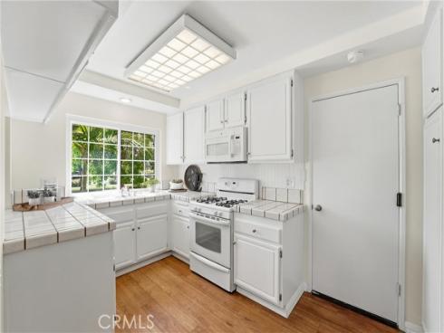 1836 W W Falmouth Avenue 11 , Anaheim, CA