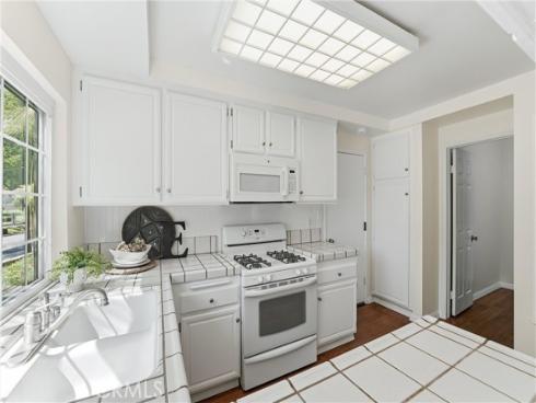 1836 W W Falmouth Avenue 11 , Anaheim, CA
