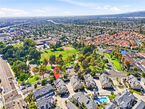 1836 W W Falmouth Avenue 11 , Anaheim, CA
