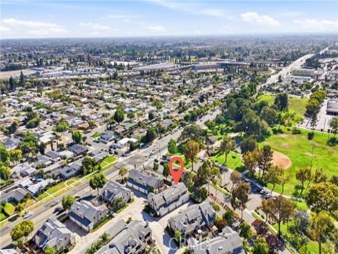 1836 W W Falmouth Avenue 11 , Anaheim, CA
