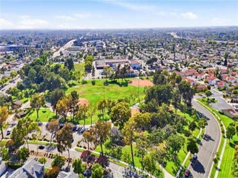 1836 W W Falmouth Avenue 11 , Anaheim, CA
