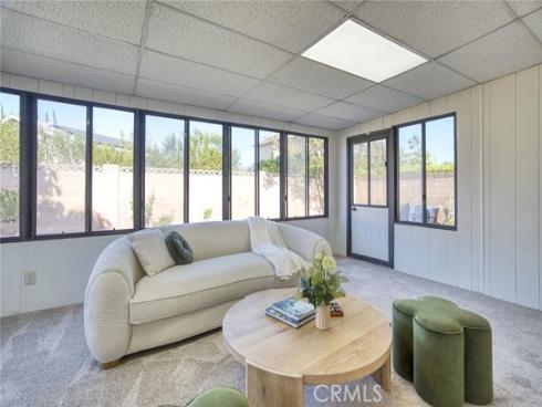 324 N La Reina Street, Anaheim, CA