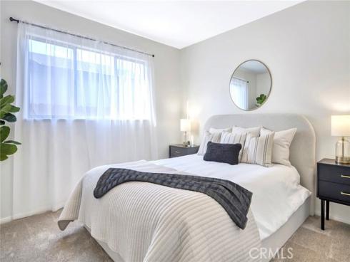 324 N La Reina Street, Anaheim, CA