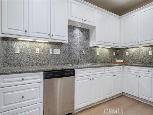 672 E Valencia 108 , Anaheim, CA