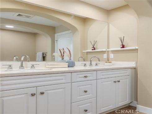 672 E Valencia 108 , Anaheim, CA