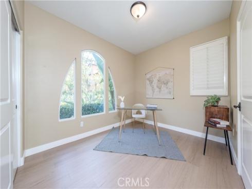 672 E Valencia 108 , Anaheim, CA