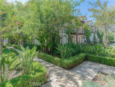 672 E Valencia 108 , Anaheim, CA