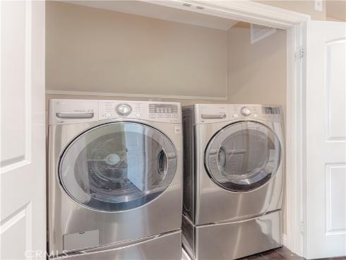 672 E Valencia 108 , Anaheim, CA