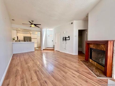 992 S Country Glen Way , Anaheim, CA
