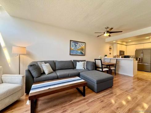 992 S Country Glen Way , Anaheim, CA