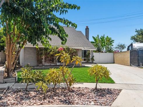 3338 E Radcliffe , Anaheim, CA
