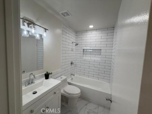1021 W Lamark Ln , Anaheim, CA