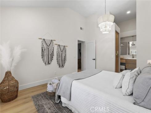 1004 S Dewcrest , Anaheim, CA