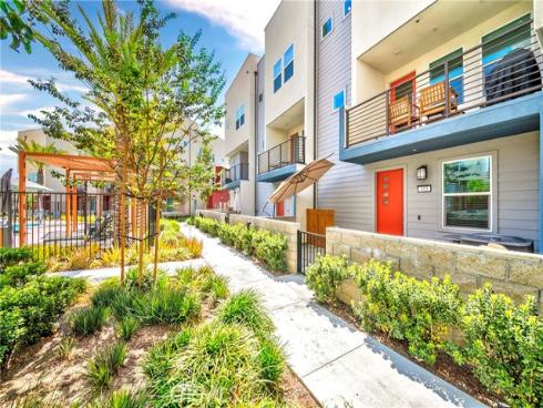 1649 W Lincoln Avenue 103 , Anaheim, CA
