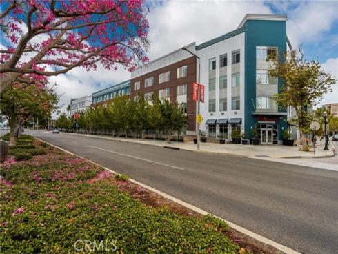 435 W. Center Street Promenade 226