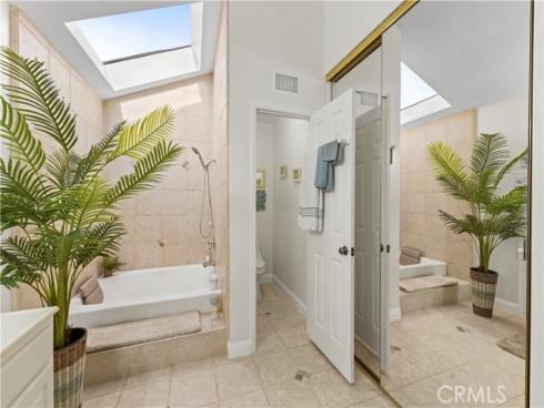 1153 N Outrigger , Anaheim, CA