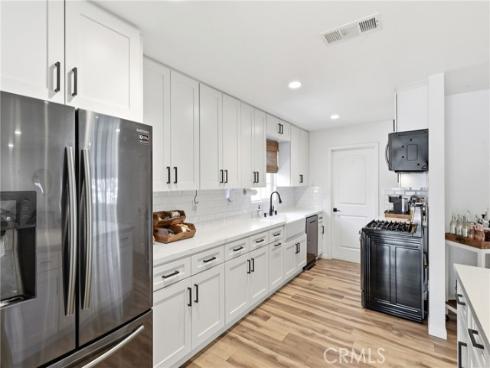 1566 W Crone , Anaheim, CA