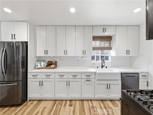 1566 W Crone , Anaheim, CA