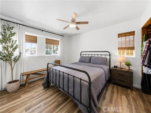 1566 W Crone , Anaheim, CA