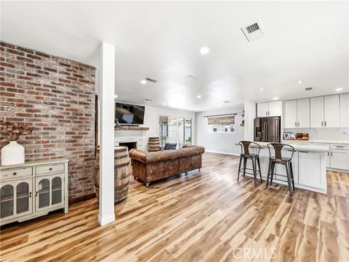 1566 W Crone , Anaheim, CA