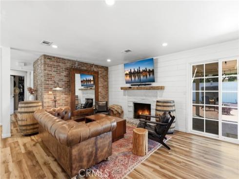 1566 W Crone , Anaheim, CA
