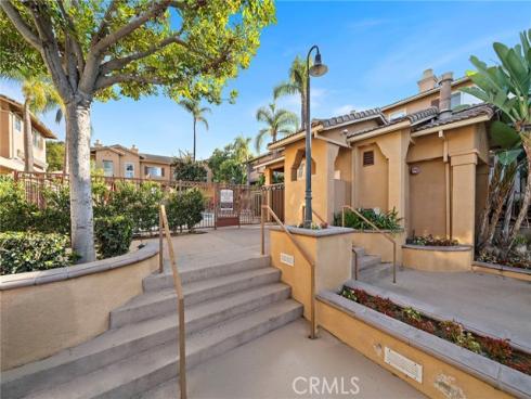 551 W Summerfield , Anaheim, CA