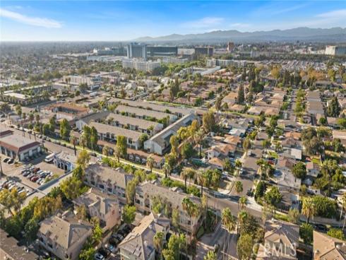 551 W Summerfield , Anaheim, CA