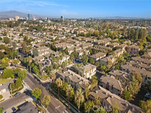 551 W Summerfield  , Anaheim, CA