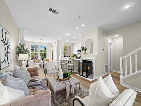 551 W Summerfield , Anaheim, CA
