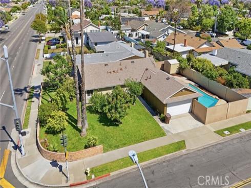 1946 W Broadway , Anaheim, CA