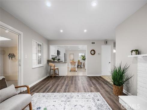 1943 W Victoria , Anaheim, CA